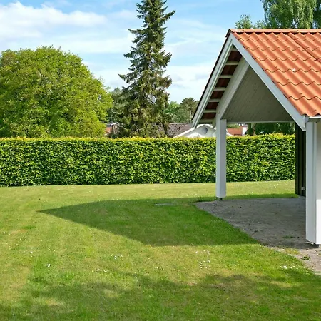 Dea - 850m From The Sea By Interhome Nyaraló